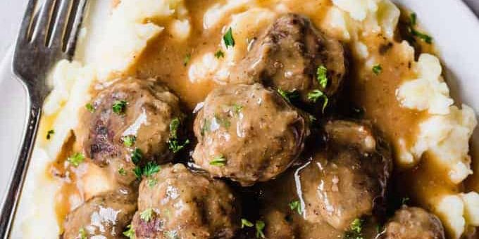 These 3-Ingredient Meatballs Have the Most Delicious Holiday Spin These 3-Ingredient Meatballs Have the Most Delicious Holiday Spin