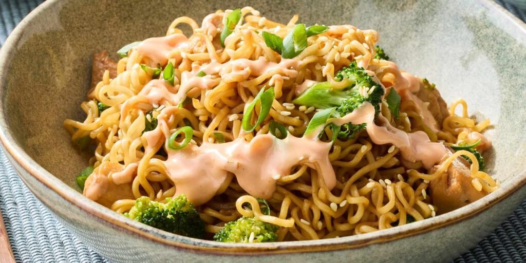 Hibachi Chicken Noodles with Yum Yum Sauce Recipe