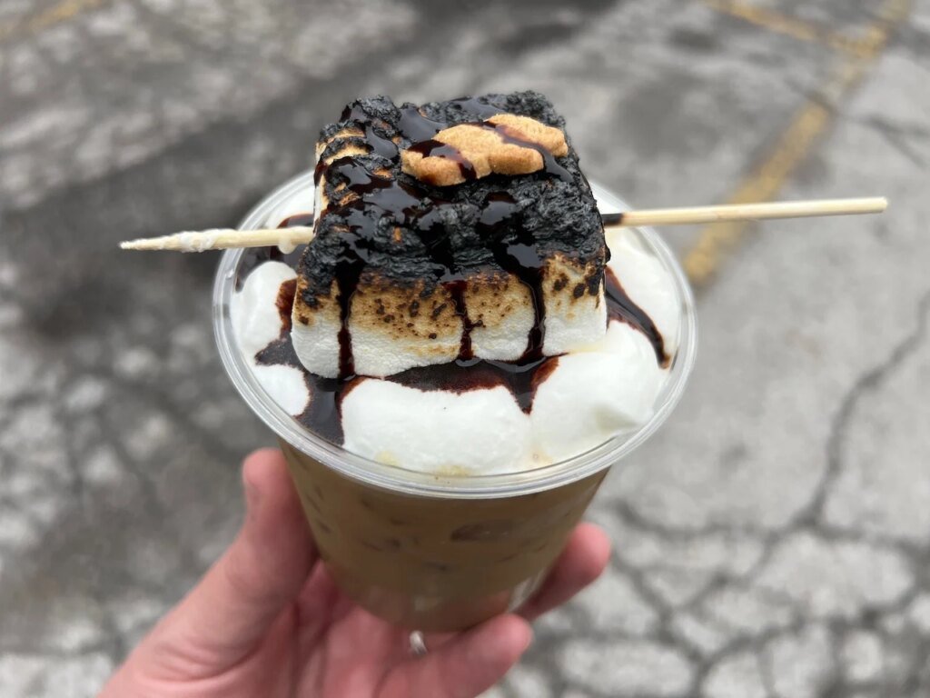 Cafe Stai Manso Trailer Debuts in the Warehouse District Downtown