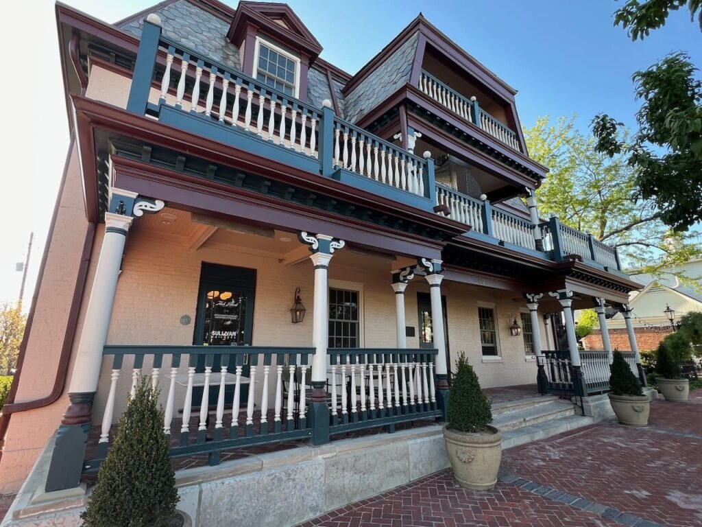 The Worthington Inn Returns Under the Leadership of Wolf’s Ridge Brewing